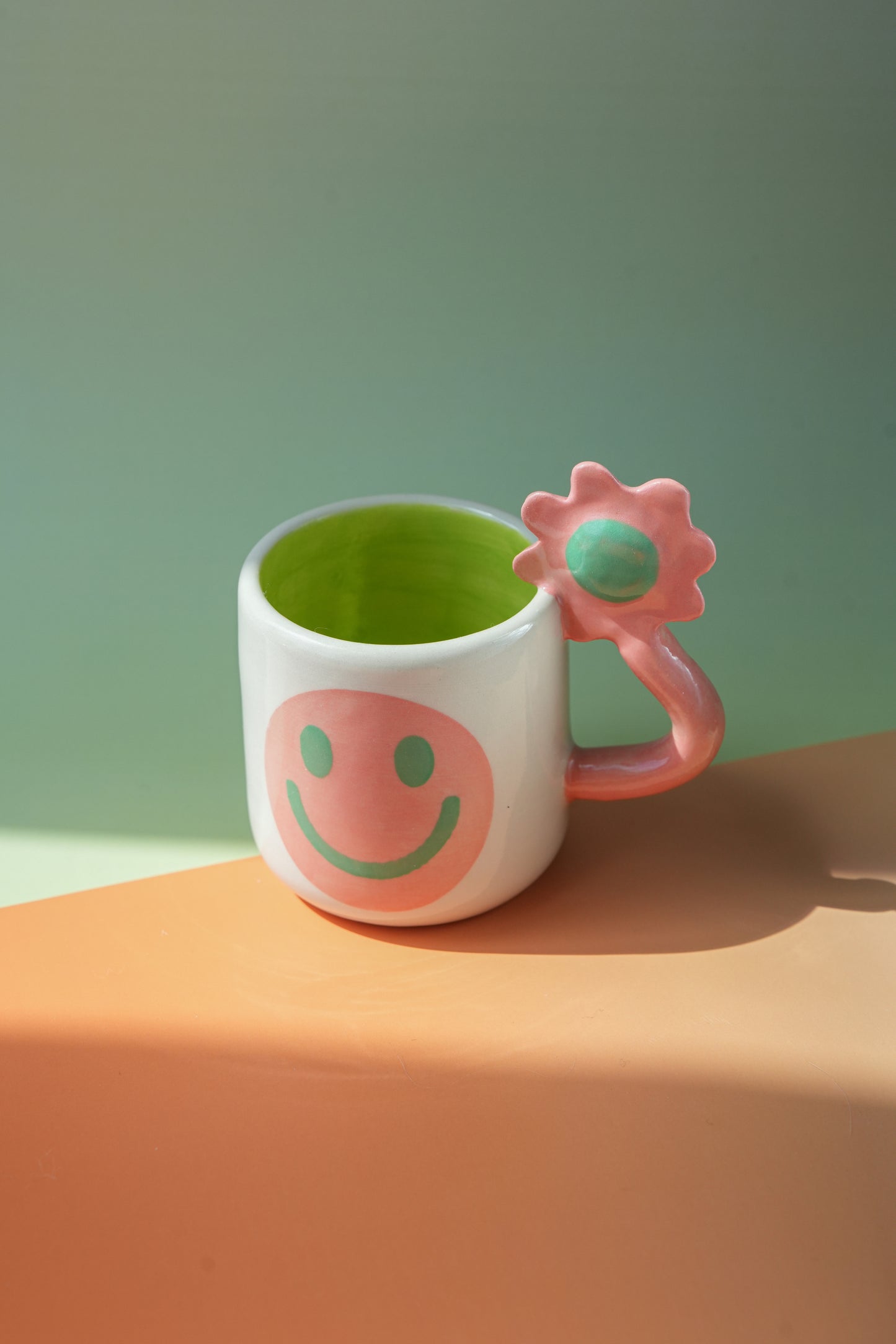 Smiley flower mug
