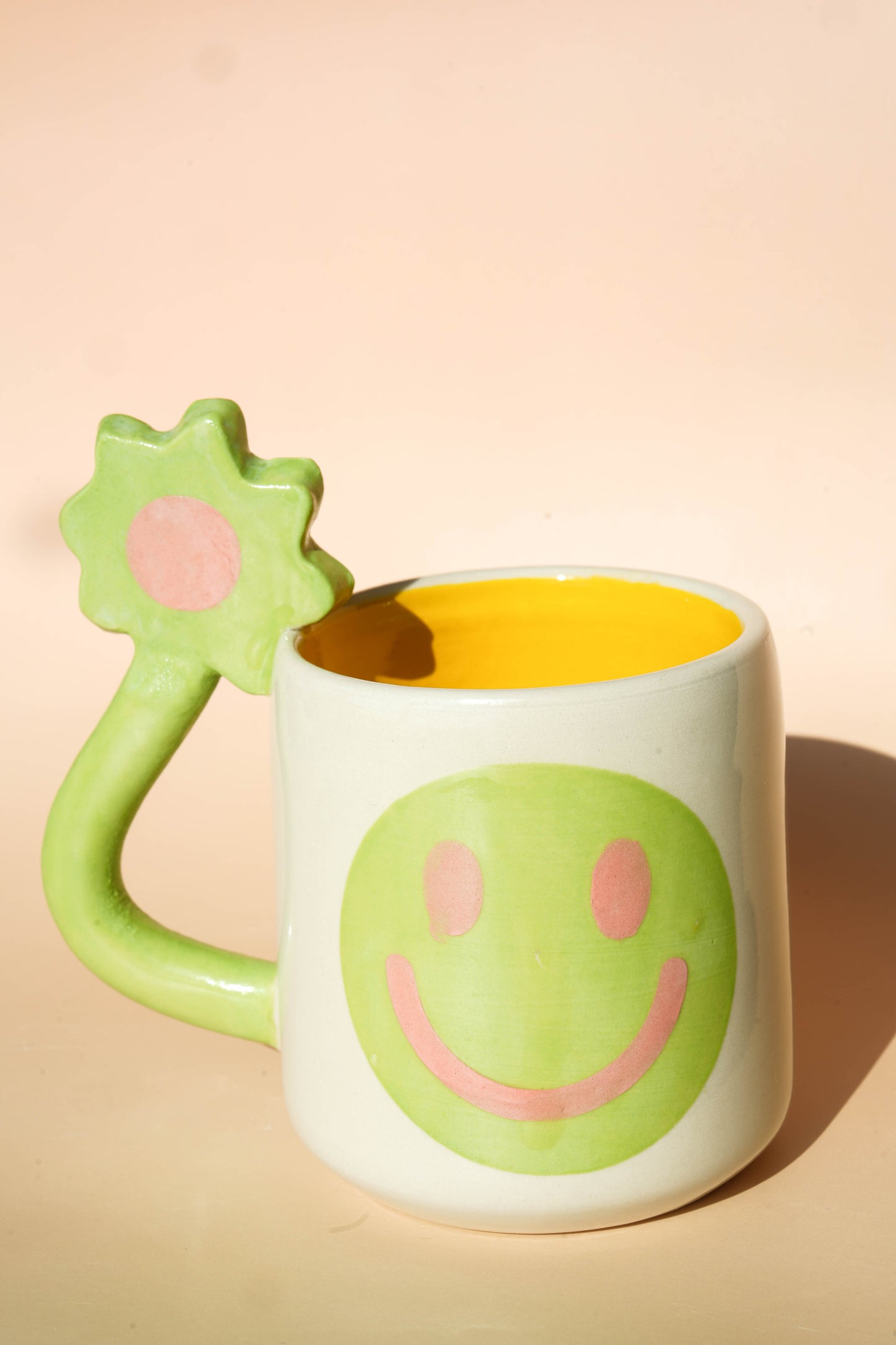 Smiley flower mug