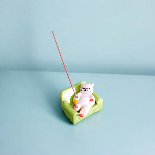 Lazy cat incense holder