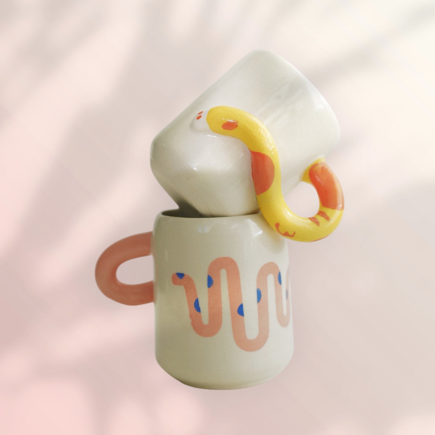 Snakey cup